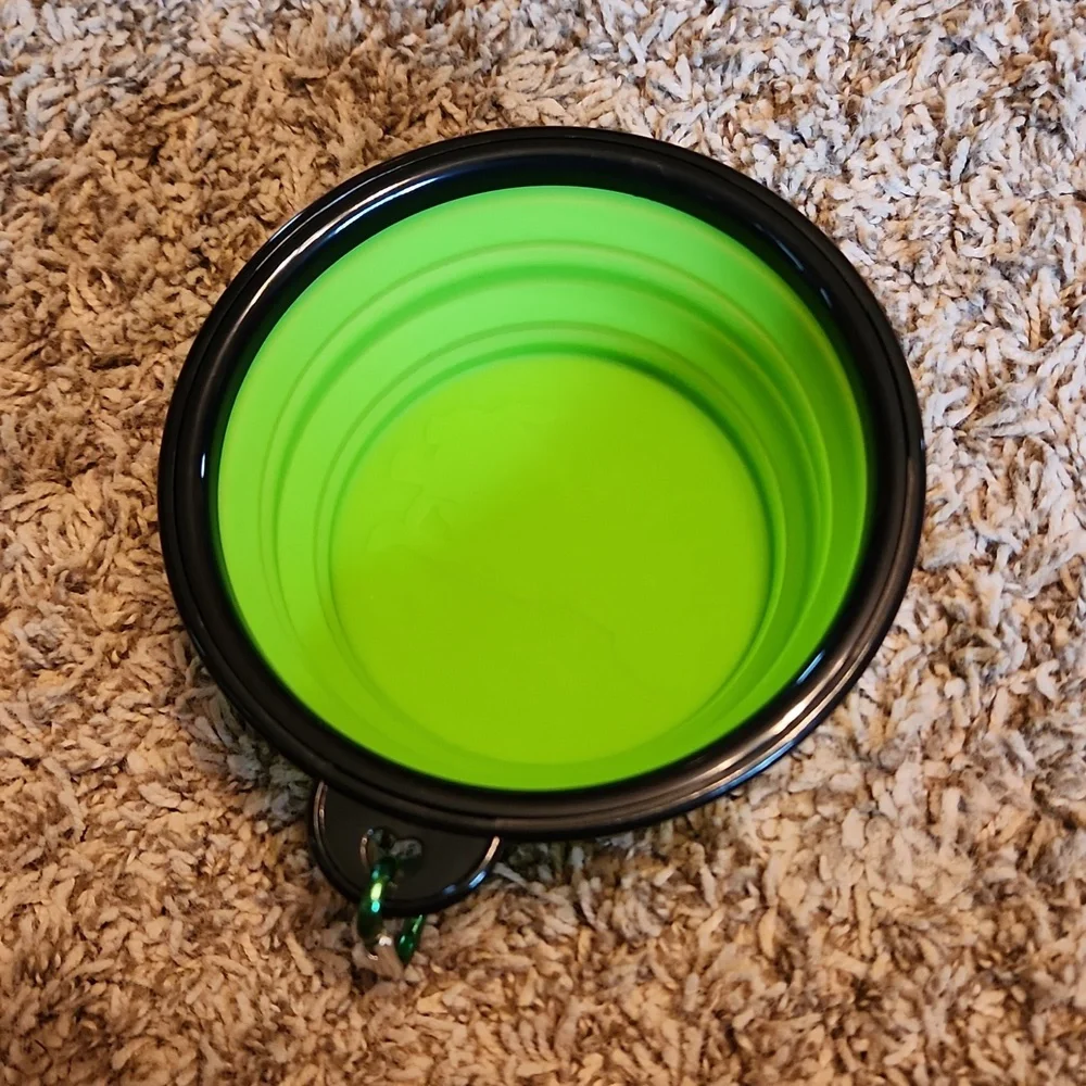 Mr. Peanuts Collapsible Pet Bowl